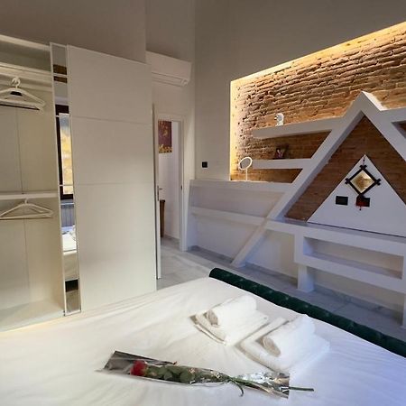 Suite Stylish & Cozy Apartment In The Heart Of Флоренція Екстер'єр фото