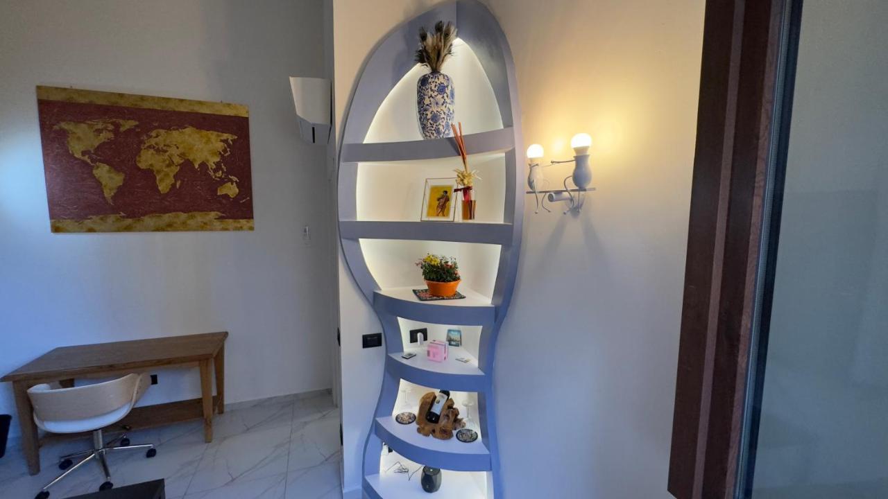 Suite Stylish & Cozy Apartment In The Heart Of Флоренція Екстер'єр фото
