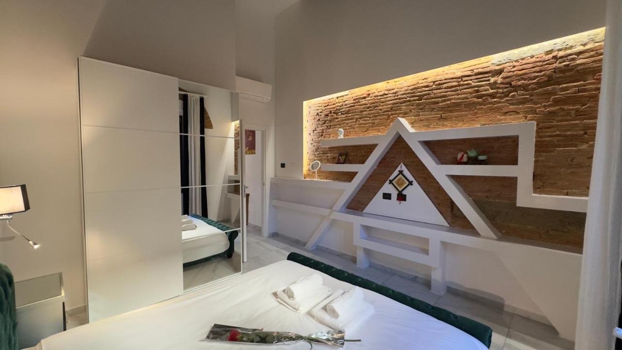 Suite Stylish & Cozy Apartment In The Heart Of Флоренція Екстер'єр фото