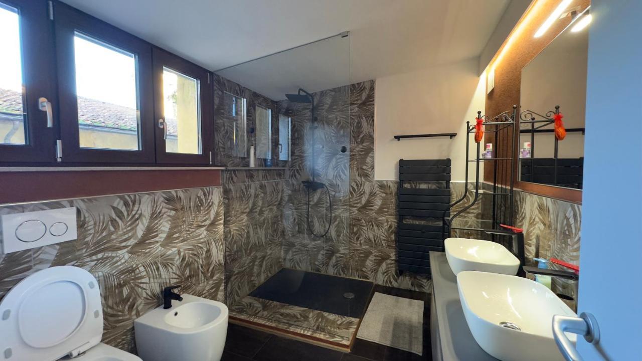 Suite Stylish & Cozy Apartment In The Heart Of Флоренція Екстер'єр фото
