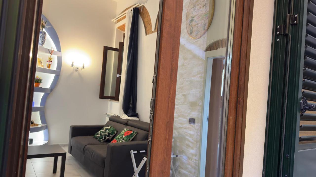 Suite Stylish & Cozy Apartment In The Heart Of Флоренція Екстер'єр фото